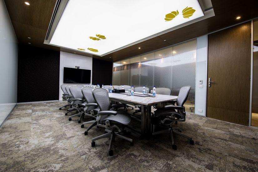 The Executive Center One Horizon Center